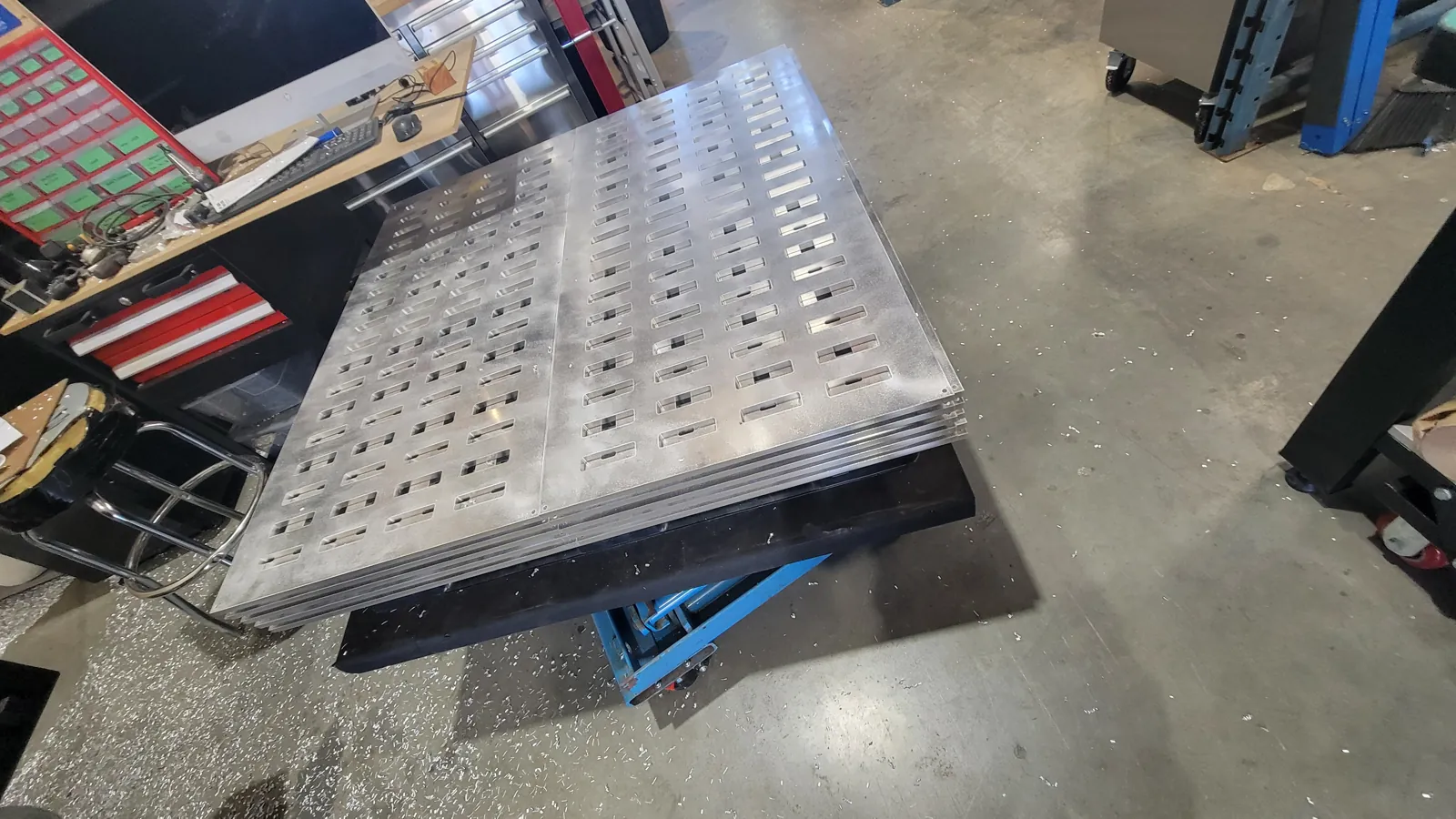 Perforated aluminum sheet on the router table